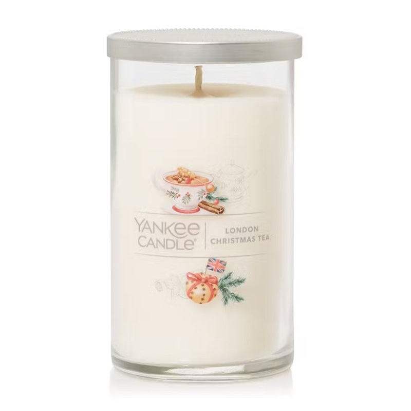 Yankee Candle Signature Medium Pillar Candle – London Christmas Tea