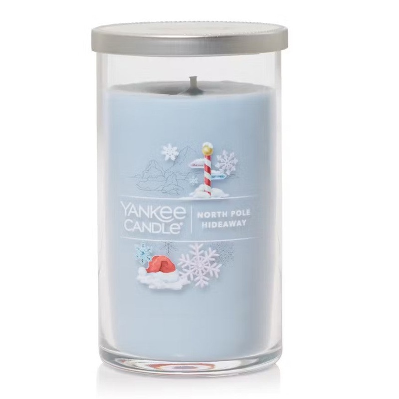 Yankee Candle Signature Medium Pillar Candle – North Pole Hideaway