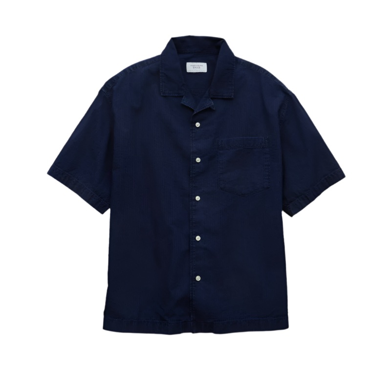 American Eagle Mens AE Poolside Short Sleeve Button Up Shirt